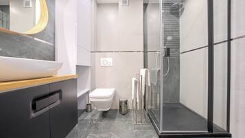 Apartment (2) | Badezimmer | Dusche, Haartrockner, Handtücher