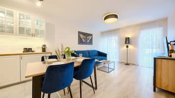 Apartment (2) | Wohnbereich | Flachbildfernseher