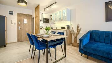 Apartment (2) | Wohnbereich | Flachbildfernseher