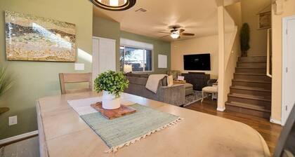 Mesquite 2BR Townhome with Pool & Gym Access