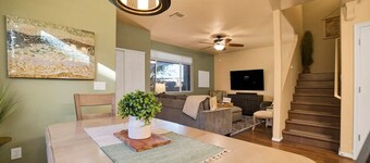 Mesquite 2BR Townhome with Pool & Gym Access