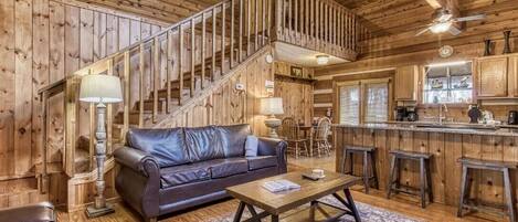 Smart TV, chimenea, futbolito