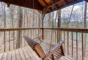 Property grounds - Adorable 2BR log cabin with hot tub and foosball! (Sevierville)