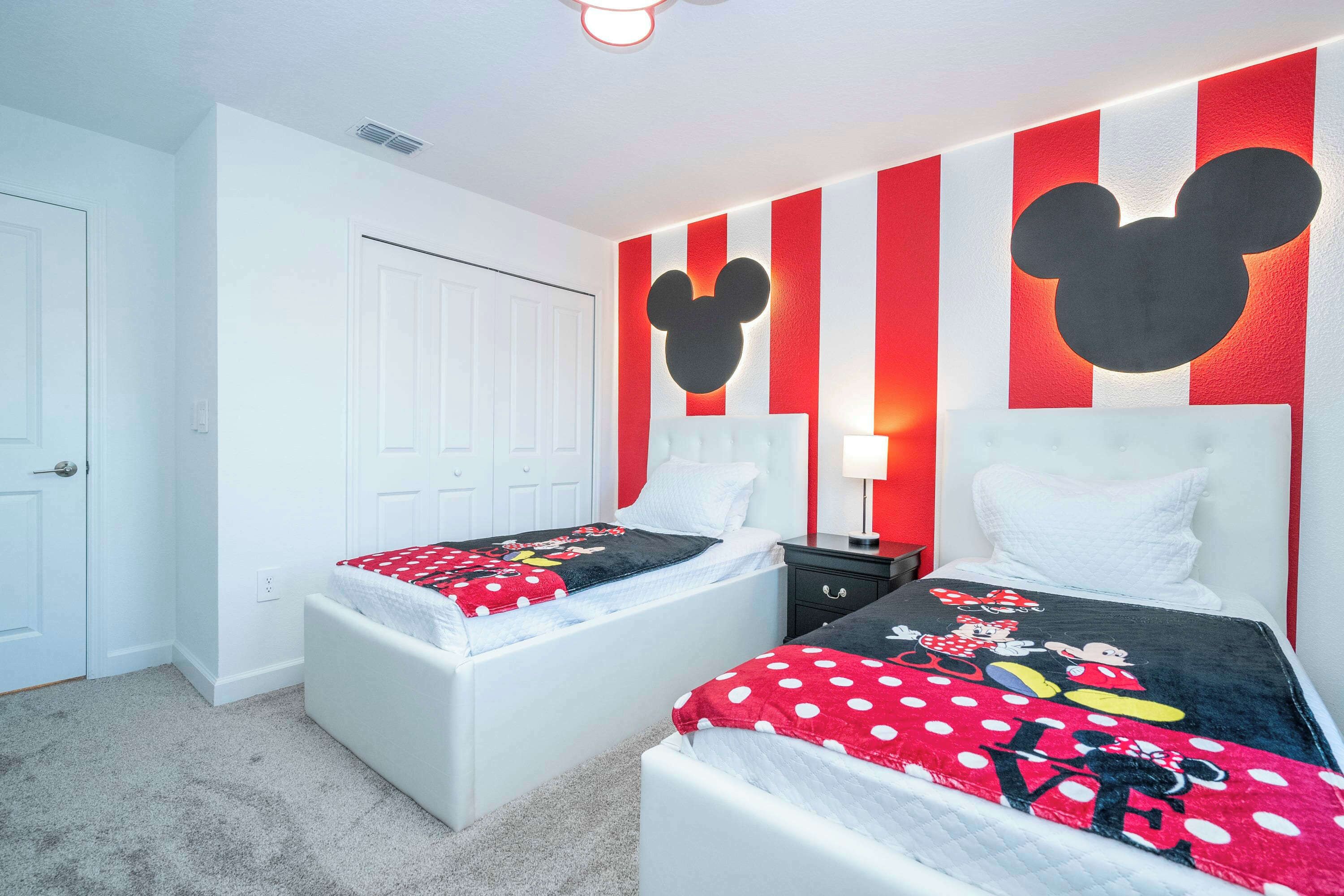 4 Schlafzimmer, Schreibtisch, Bügeleisen/Bügelbrett, WLAN