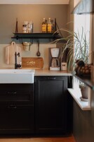 Deluxe-loftíbúð | Einkaeldhús | Brauðrist, barnastóll, kaffikvörn