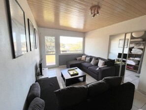 Flat-screen TV - T2 Accès Piscine Plage à 5min (Mimizan)