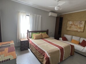 4 bedrooms, free WiFi - Casa Aconchegante em Maresias Próximo a Praia (Praia de Maresias São Sebastião)