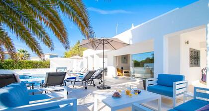 5 bedroom detached villa with private pool and maid service, Carvoeiro