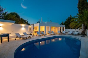 Outdoor pool, a heated pool - 5 bedroom detached villa with private pool and maid service, Carvoeiro
 (Carvoeiro)