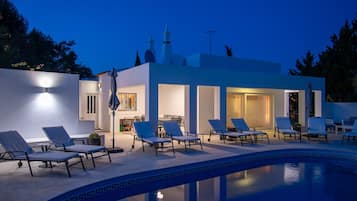 Piscina externa, piscina aquecida