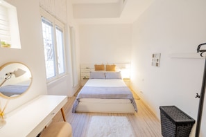 1 bedroom, iron/ironing board