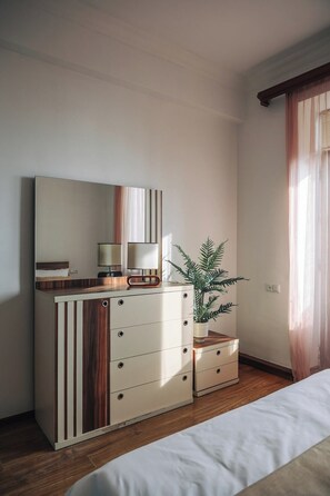 1 Schlafzimmer, Schreibtisch, Bügeleisen/Bügelbrett, WLAN
