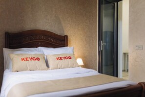 2 Schlafzimmer, Schreibtisch, Bügeleisen/Bügelbrett, WLAN