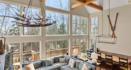Idyllic 5-BR Chalet 1-min to Okemo