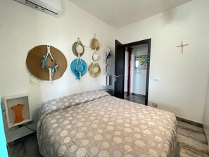 2 bedrooms, in-room safe, desk, iron/ironing board - H51 Family House Budoni City center (Budoni)