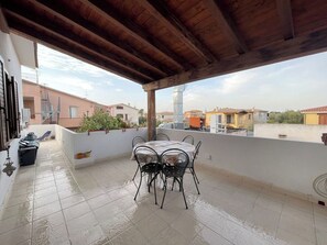 Outdoor dining - H51 Family House Budoni City center (Budoni)