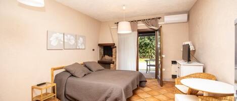 1 bedroom, WiFi, bed sheets