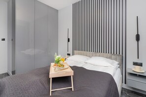 Unclassified image, 3 of 24, button