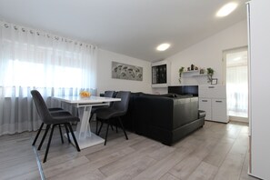 Appartamento, 1 camera da letto | Area soggiorno