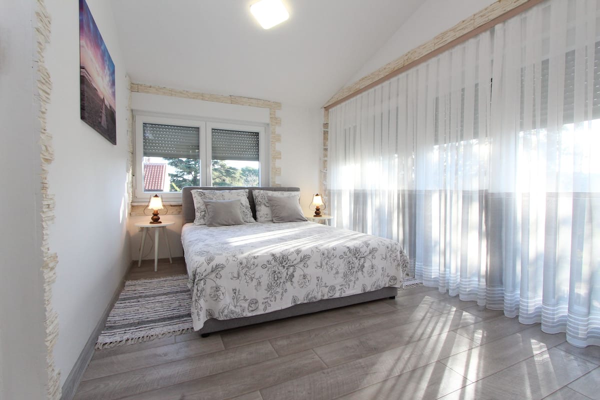 Apartment, 1 Bedroom | 1 bedroom, free cots/infant beds, free WiFi, bed sheets