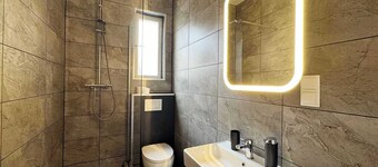 Huge apartment with Sauna and free parking