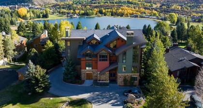 Unparalleled Villa, Infinity Hot Tub & Epic Views