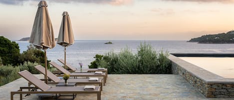 Outdoor pool, sun loungers