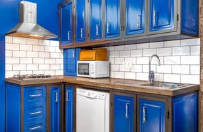 Apartment | Private kitchen | Electric kettle, cookware/dishes/utensils - H&B apartments Gamtsemlidze (Tbilisi)