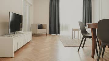 Lägenhet City | Vardagsrum | 40-tums LCD-tv med kabelkanaler