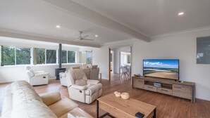 Living area - Minna - Family Getaway (Minnamurra)