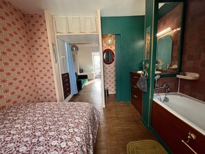 1 bedroom, iron/ironing board, free WiFi, bed sheets