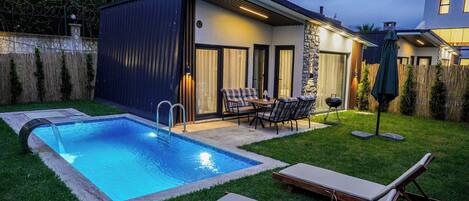 Junior Garden Heated Pool Villa | Egyptian cotton sheets, premium bedding, free minibar items