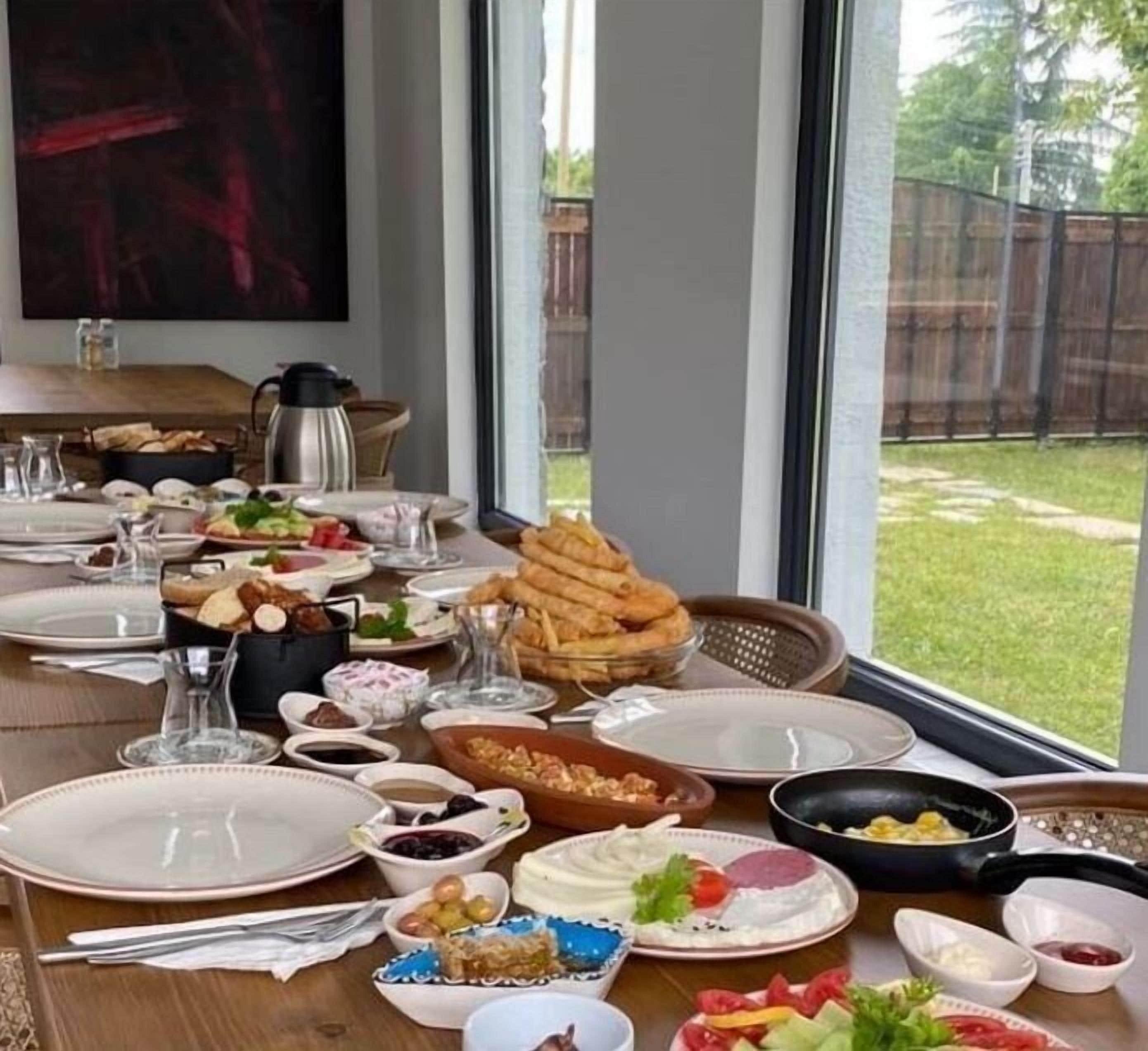 Desayuno de cocina local todos los días (con cargo) 