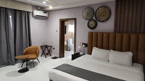 WiFi (free), bed sheets - Westine Hotels & Spa (Lekki)