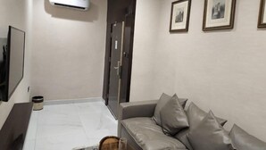 WiFi (free), bed sheets - Westine Hotels & Spa (Lekki)