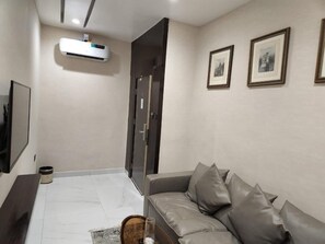 Free WiFi, bed sheets - Westine Hotels & Spa (Lekki)