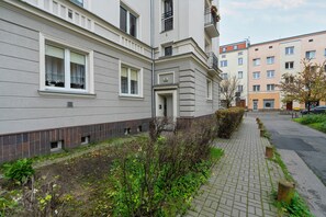 Exterior - Traditional Apartment by Renters (Poznan)