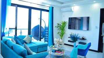 Smart TV, table tennis, books, stereo