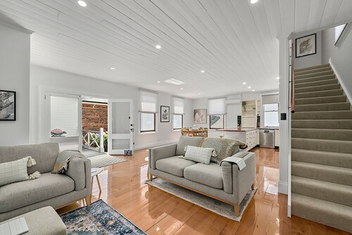 Mulberry Lane: 2  BR, 2  BA Cottage in Launceston, Sleeps 4