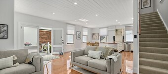 Mulberry Lane: 2  BR, 2  BA Cottage in Launceston, Sleeps 4