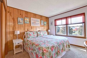 2 bedrooms, iron/ironing board, free WiFi, bed sheets - 2 Bed/2 Bath Condo in Bethany Meadows Community, located 3 miles from Bethany Beach! Dog Friendly, Community Pool, WIFI and more! (Frankford)
