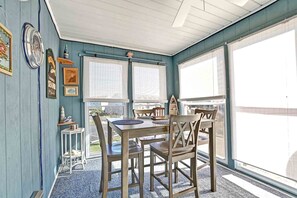 Dining - 2 Bed/2 Bath Condo in Bethany Meadows Community, located 3 miles from Bethany Beach! Dog Friendly, Community Pool, WIFI and more! (Frankford)