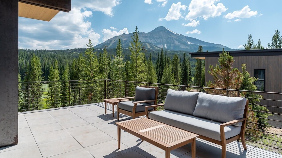 11 Treeline 4 Bedroom Home by Moonlight Basin Lodging