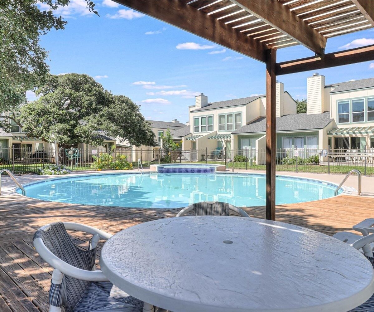 Condo, 3 habitaciones | Alberca