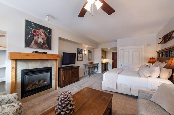 Studio | Iron/ironing board, free WiFi - Premium Unit 4643- Fraser Crossing/founders Pointe Condo (Winter Park)