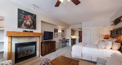 Premium Unit 4643- Fraser Crossing/founders Pointe Condo