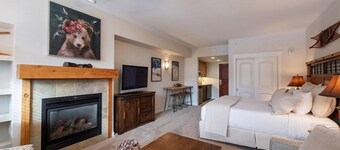 Premium Unit 4643- Fraser Crossing/founders Pointe Condo