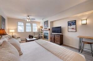 Studio | Iron/ironing board, free WiFi - Premium Unit 4643- Fraser Crossing/founders Pointe Condo (Winter Park)