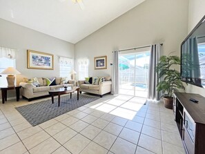 House, 5 Bedrooms | Interior - Hampton Retreat 5 Bedroom Home by RedAwning (Davenport)