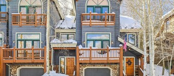 Elk Ridge 432 4 Bedroom Townhouse by RedAwning